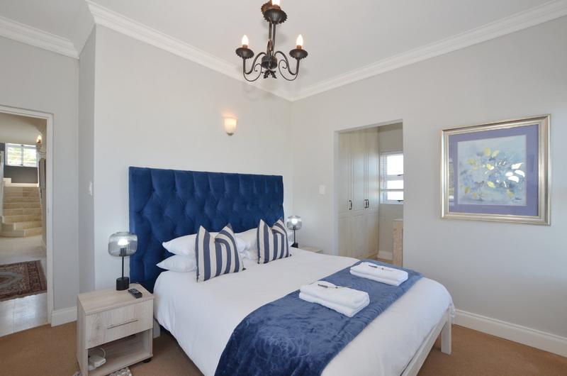 4 Bedroom Property for Sale in Pearl Bay Western Cape